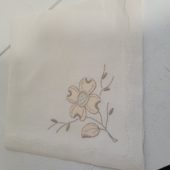 Vintage 100% Cotton With Floral Applique Napkins - Picture 1 of 4